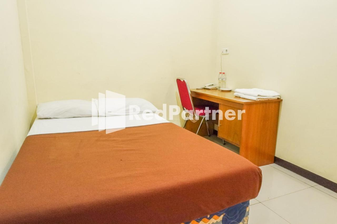 Grand Kembar Hotel Mitra Reddoorz Bandung Kültér fotó