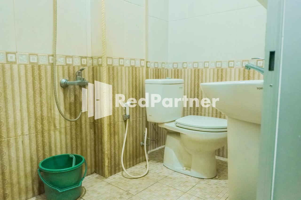 Grand Kembar Hotel Mitra Reddoorz Bandung Kültér fotó