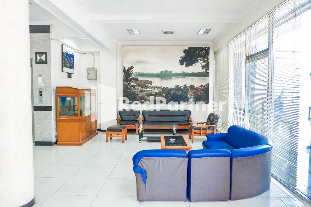 Grand Kembar Hotel Mitra Reddoorz Bandung Kültér fotó