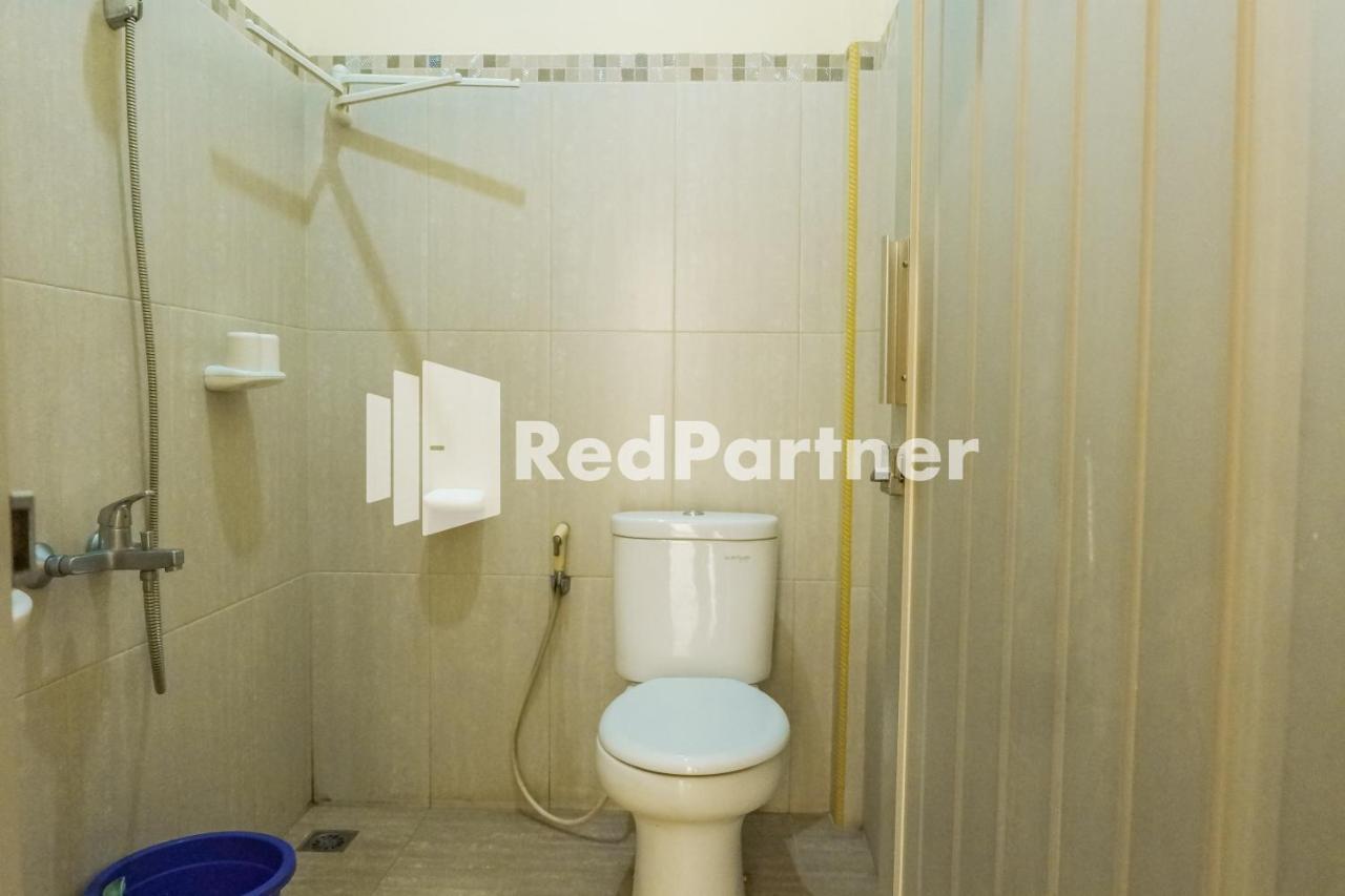 Grand Kembar Hotel Mitra Reddoorz Bandung Kültér fotó