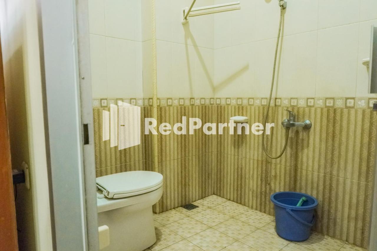 Grand Kembar Hotel Mitra Reddoorz Bandung Kültér fotó